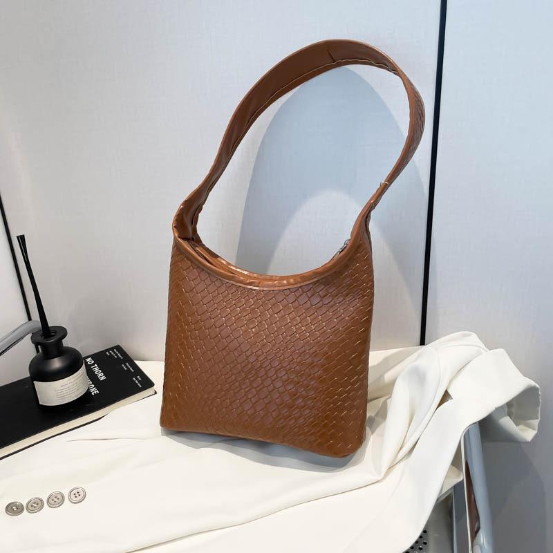 Woven pattern casual 2025 new trendy soft casual minimalist style retro tote shoulder bag