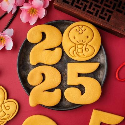 2025 Snake Year Biscuits Mold Cookie Stamps Biscuits Pastry Cookie Cutters X3UC