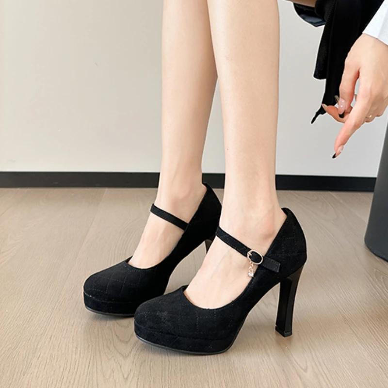 Décolleté Donna Primavera 2025 Nuova Moda Fibbia Tacchi Solidi Donna Moda Eleganti Scarpe con Tacco Alto per Donne Fibbia Zapatos De Mujer