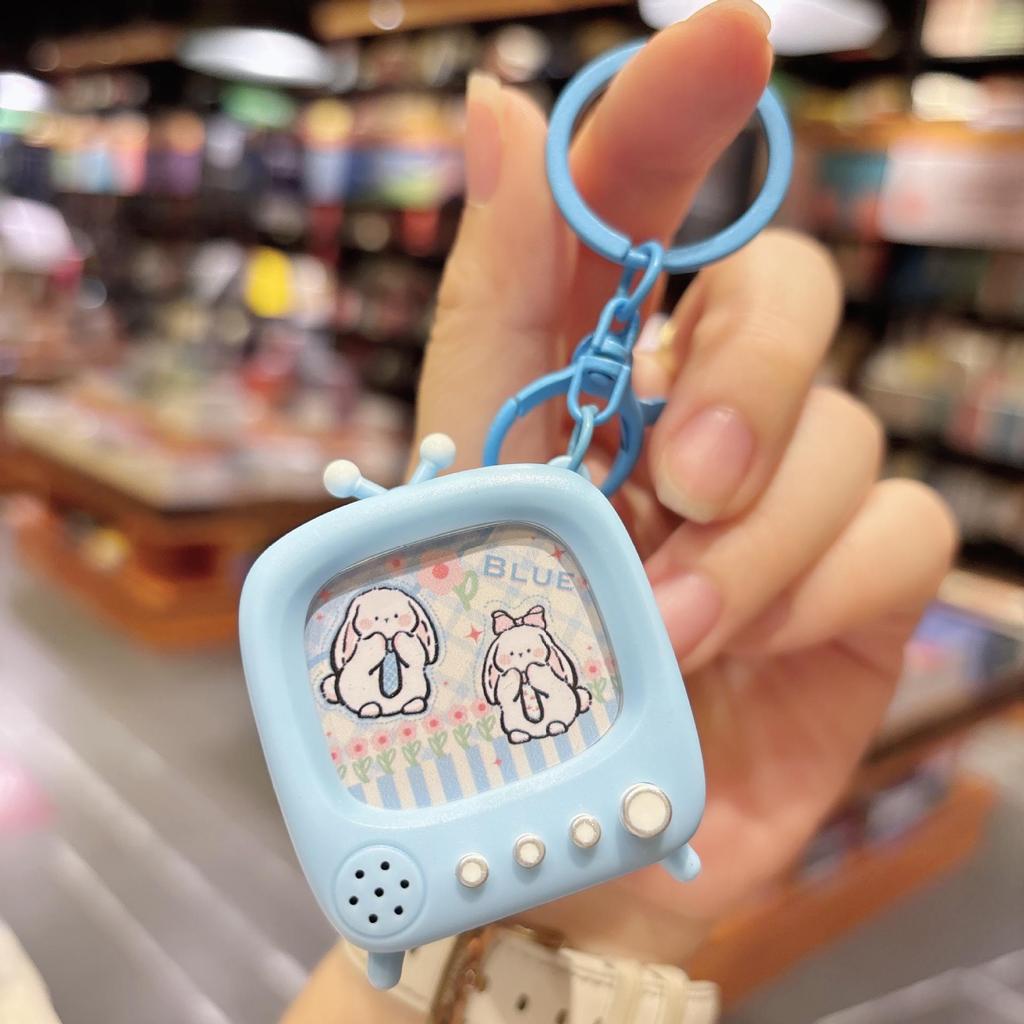 Mini Cartoon Flashing Light TV Keychain: Nostalgic Black & White Television Backpack Pendant