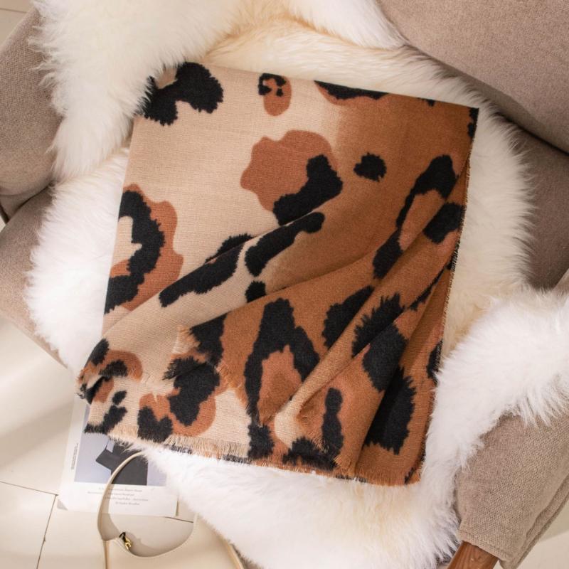 Retro Leopard Print Imitation Cashmere Scarf Women's Autumn and Winter Thickened Large Shawl, Fashionable Rough Edge Warm Scarf