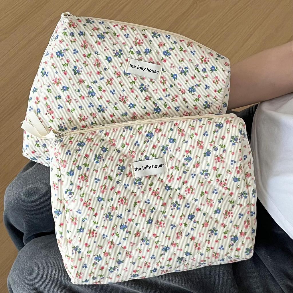 Pastoral Floral Corduroy Quilted Makeup Bag - Portable Eight-Panel Soft Wash & Storage Bag