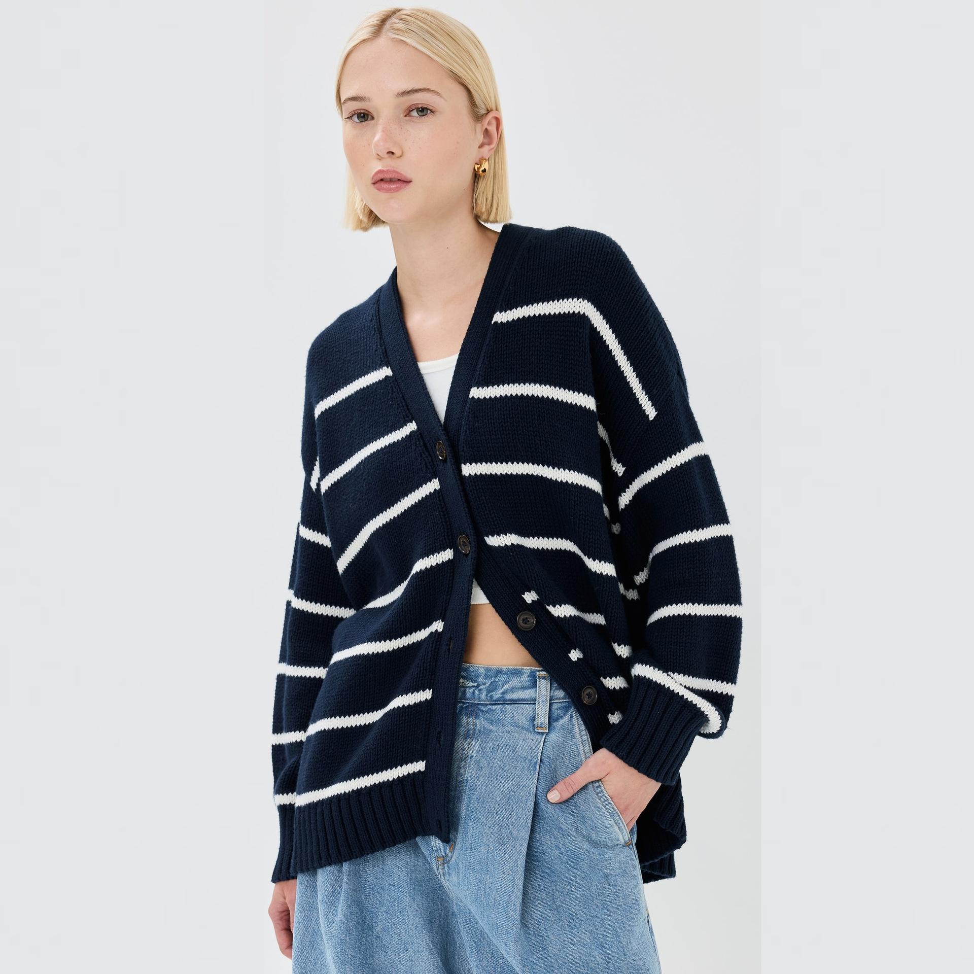 

Women s Loose Fit V-Neck Striped Knit Cardigan with Wooden Buttons L чёрный