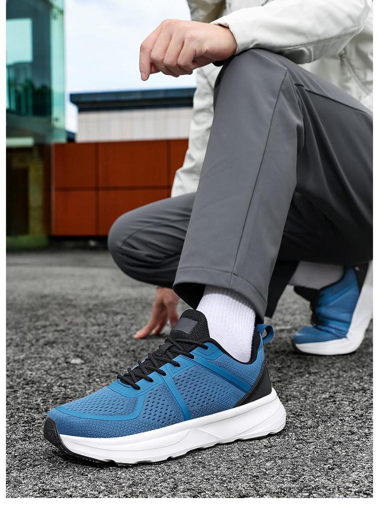 Men's Wide Palm Lightweight Running Shoes - Breathable Mesh, Wide Toe, Lace-up Sports Walking Shoes.