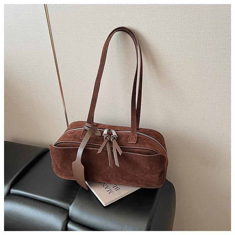 Ретро Матовая Большая Вместимость Французская Женская Сумка для Боулинга - Модный Стиль для Поездок на Работу Под Мышку