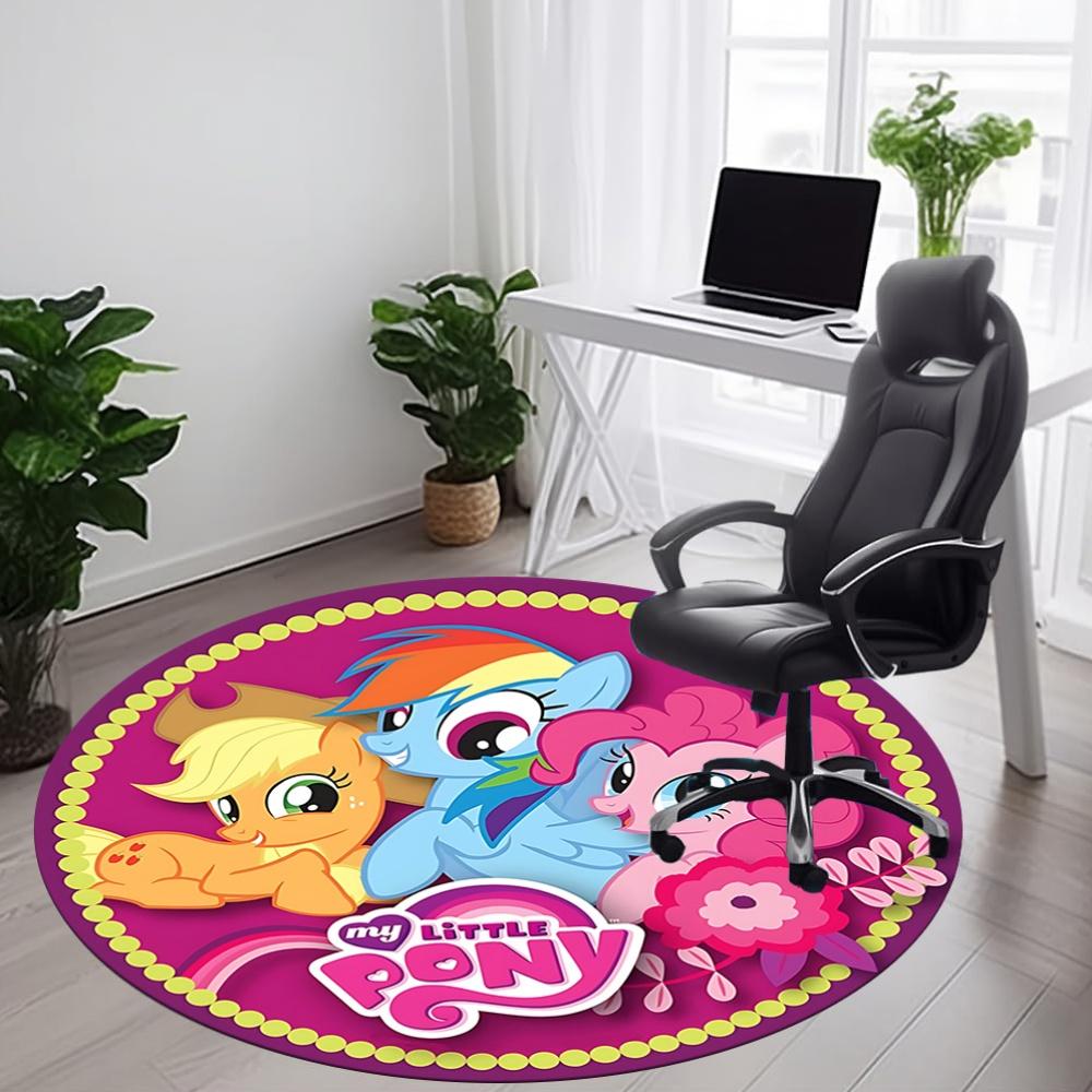1 szt. Okrągły dywanik biurowy My Little Pony - Idealny do dekoracji biura lub gabinetu, Można prać w pralce, Spód antypoślizgowy, Dekoracyjna mata podłogowa
