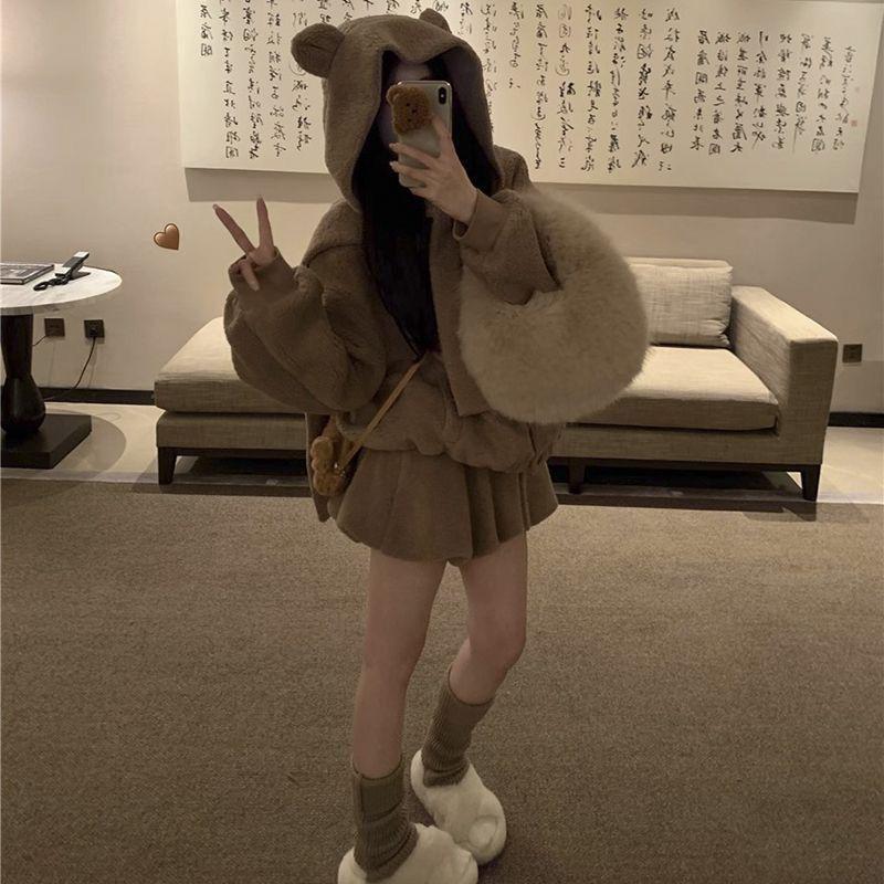 Sweet Girl Hooded Lamb Wool Two-Piece Set: Plush Coat & A-Line Tulip Skirt for Autumn/Winter