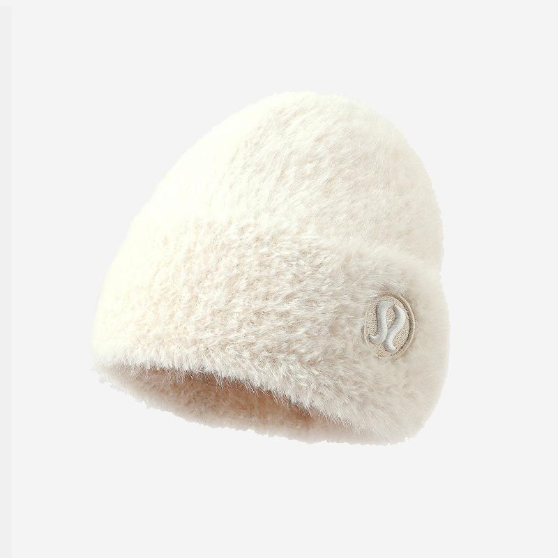 

Корейская версия новой осенне-зимней шапки для женщин, вышитая буквами, пушистая, зимняя, ветрозащитная, теплая шапка, модная, универсальная, от холода, трендовая One Size