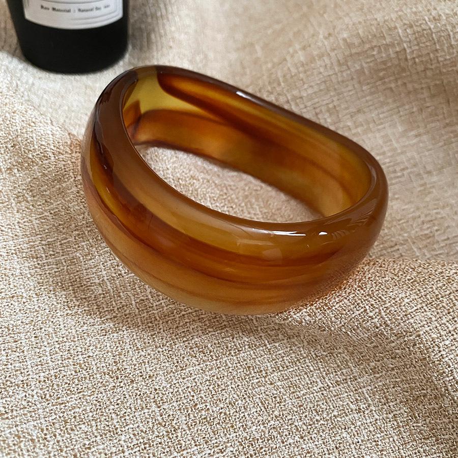 Geometric Open Bangle: Luxurious Modern Bracelet with Minimalist Chic