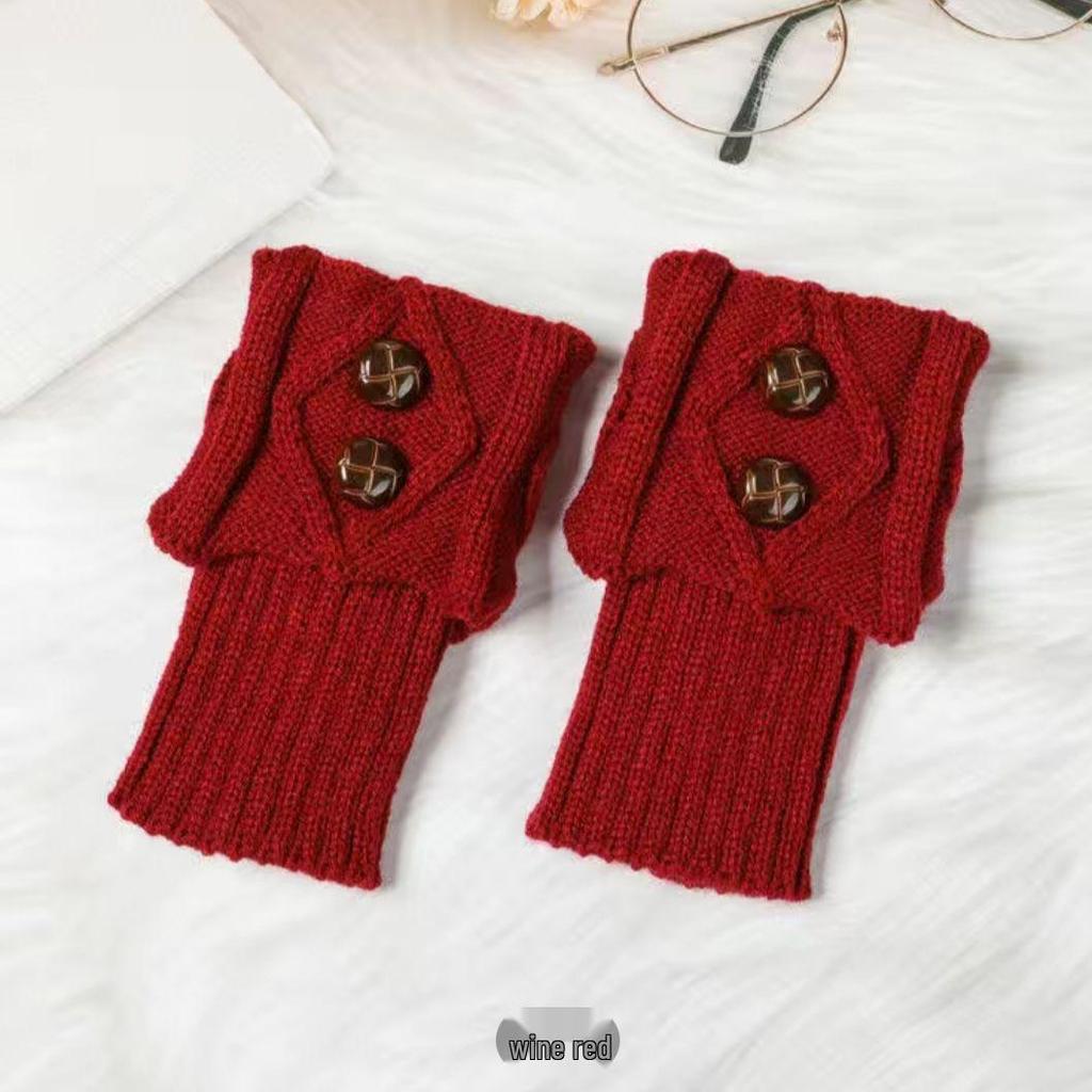 Women's Thick Knit Wool Diamond Button Ankle Boot Socks and Leg Warmers for Autumn and Winter.