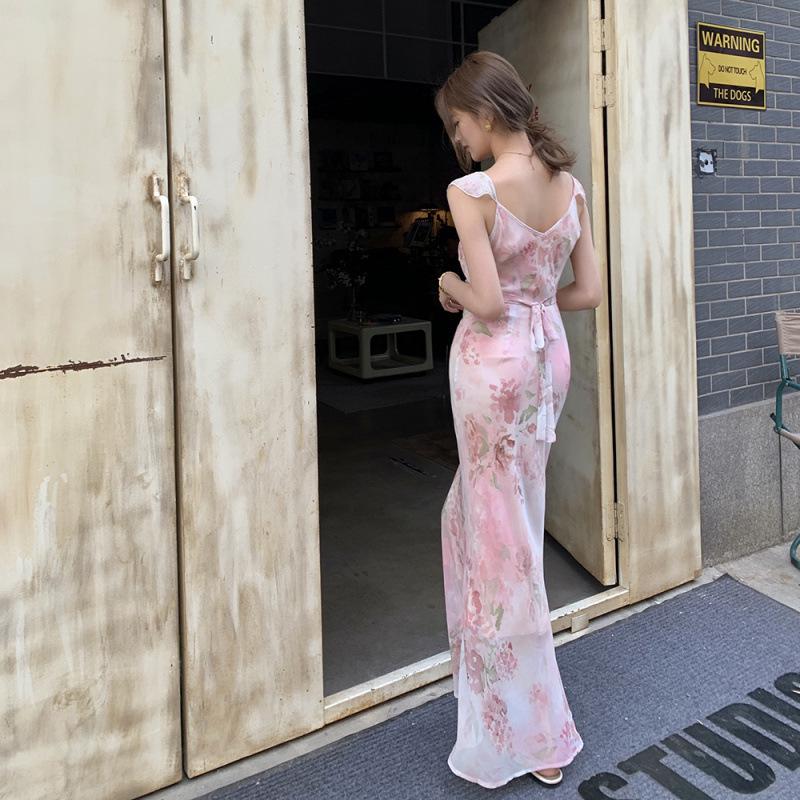 French Floral Print Dress, Spring/Summer 2026 – Elegant, Waist-Cinching, Slim-Fitting, Long Skirt.