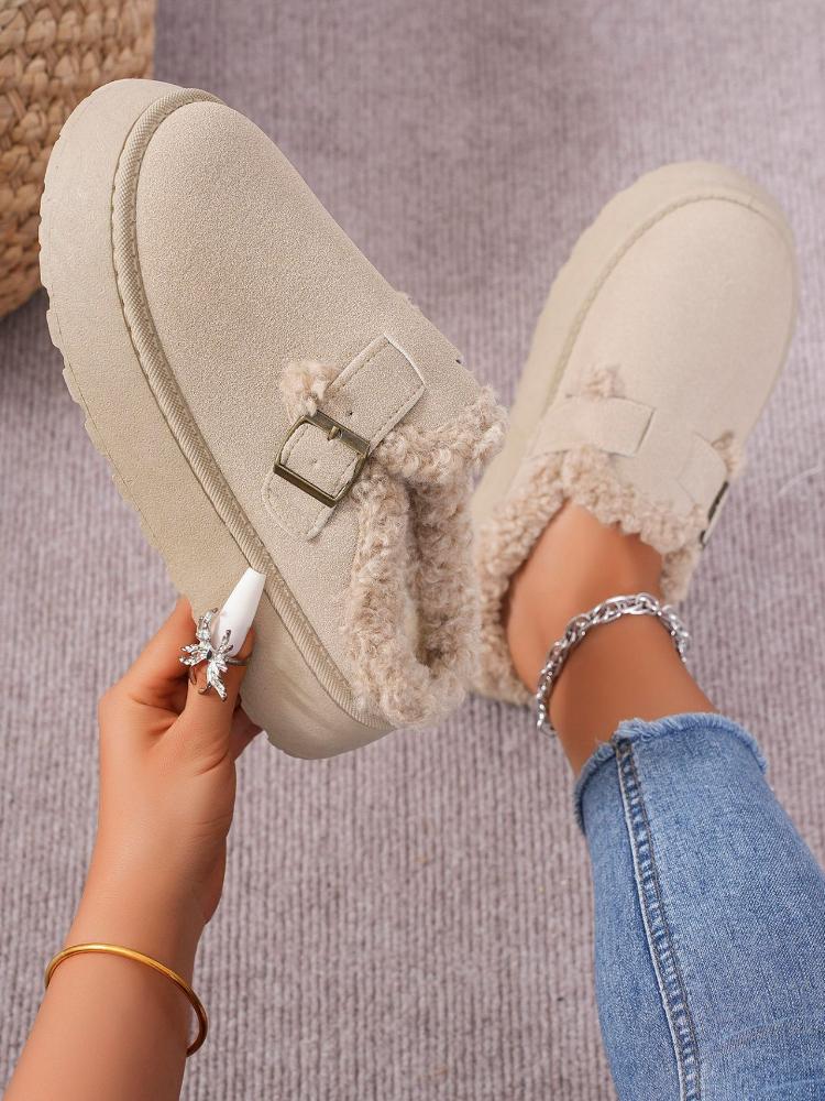 Girls Wear Thick Soled Cotton Shoes and Snow Boots with A Thick Sole To Increase Height
