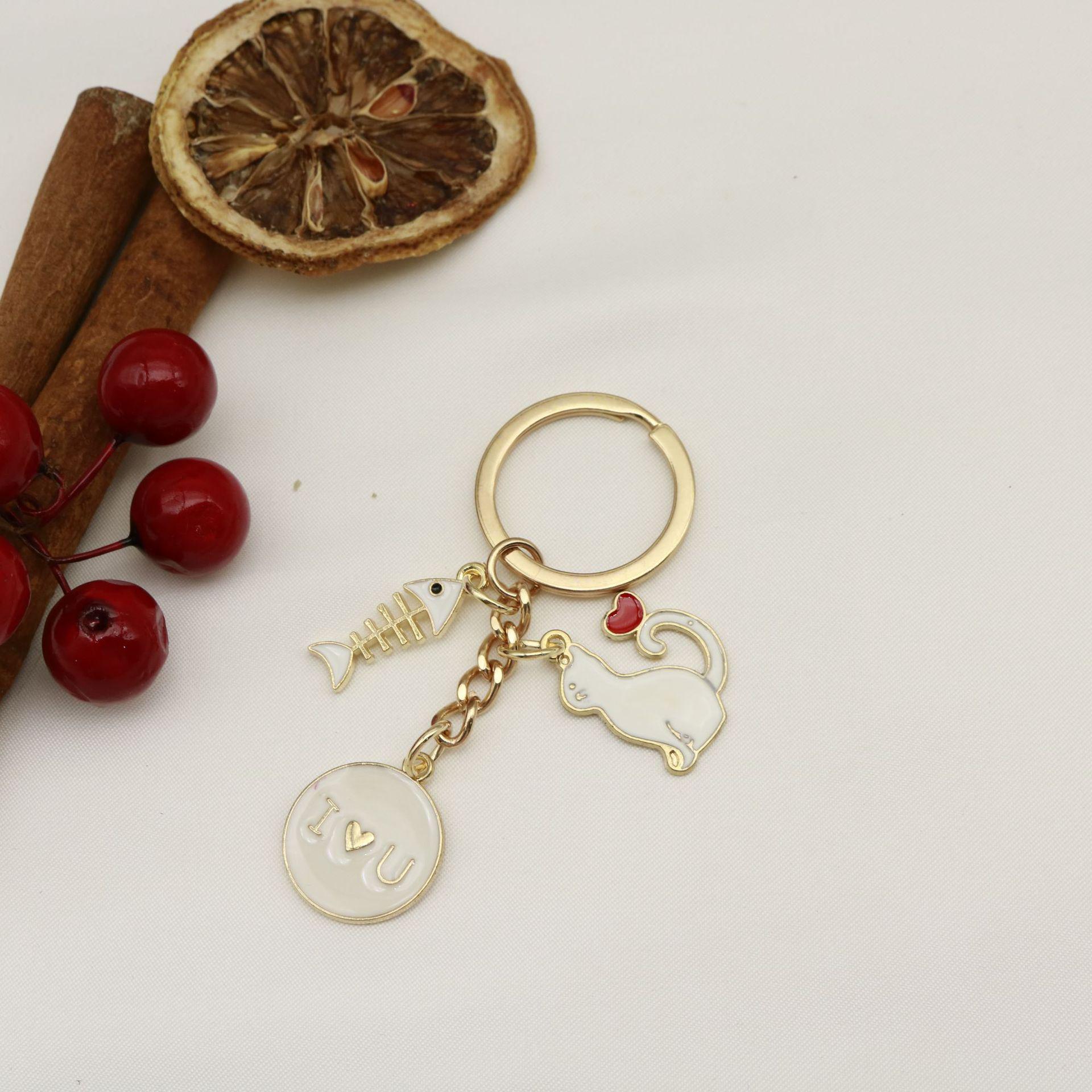 Adorable Cat & Fishbone Keychain Pendant золотой