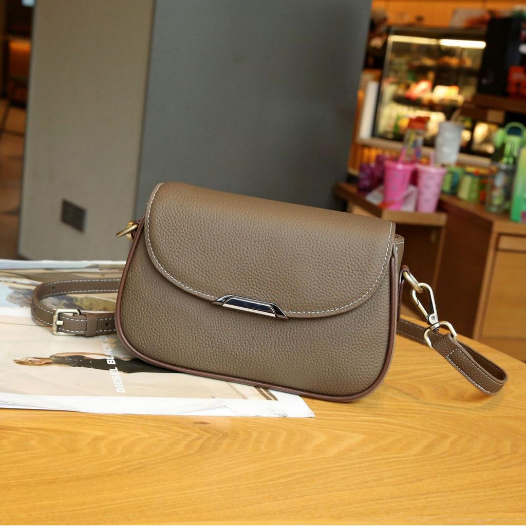 Cowhide Niche Versatile Women's Bag Shoulder Messenger Bag Simple Women's Bag Zipper Shell Bag Cover Bag