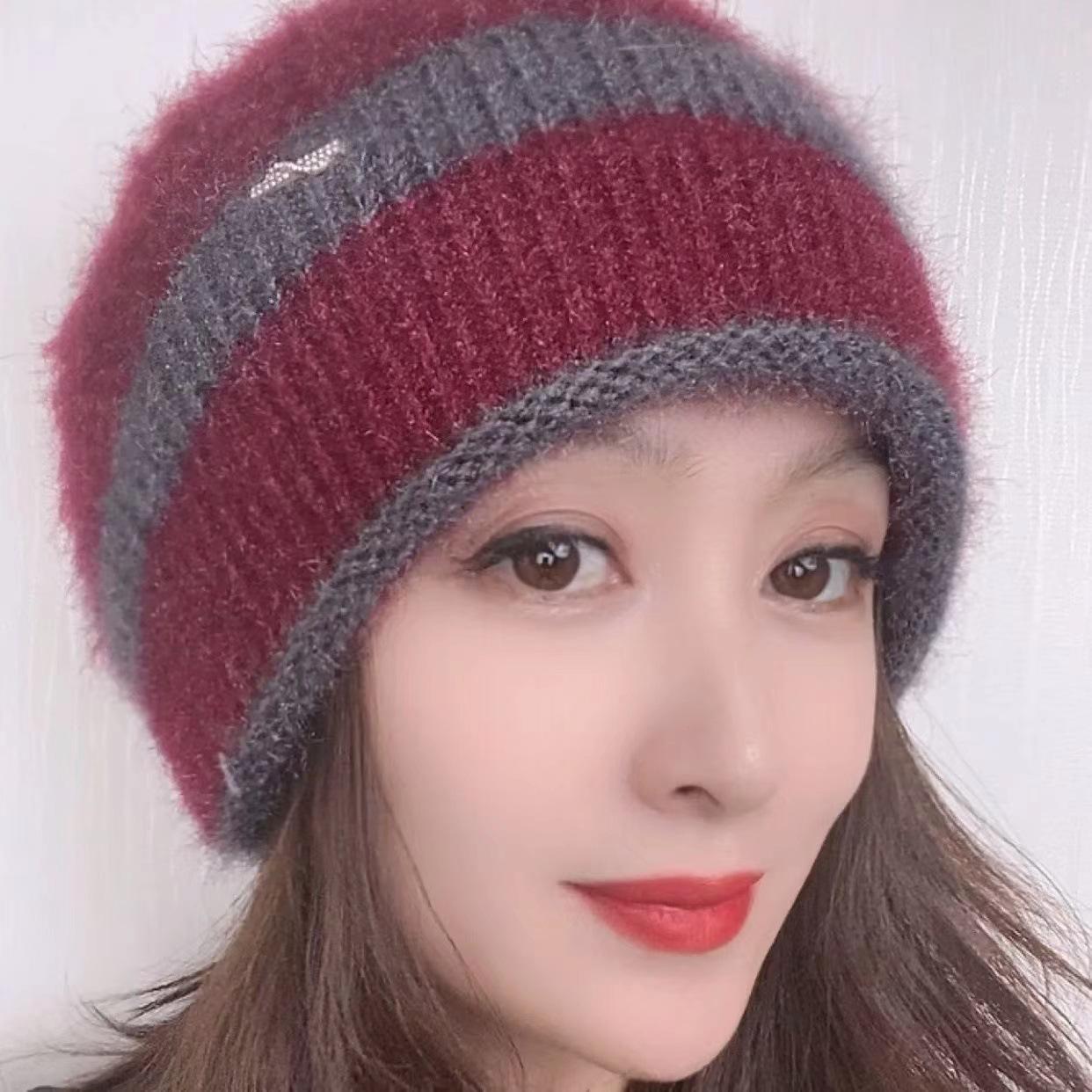 

Жіноча двошарова в язана вовняна шапка - тепла, щільна, шапочка ручної роботи на осінь і зиму