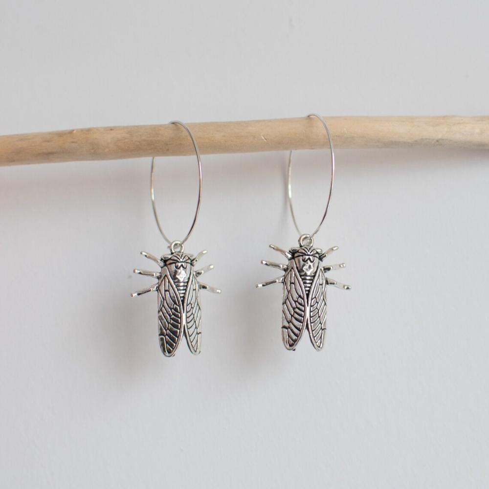 Retro Silver Color Cicada Dangle Hoop Earrings Necklace for Women Men Gothic Insect Dangle Earrings Boho Nature Bug Jewelry Sets