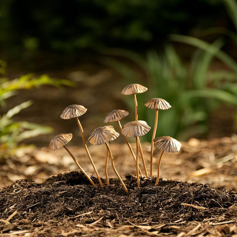 1Pcs Metal Mushroom Garden Stakes Retro Rusty Mushroom Plaque Garden For Yard Patio Lawn Outdoor Decor