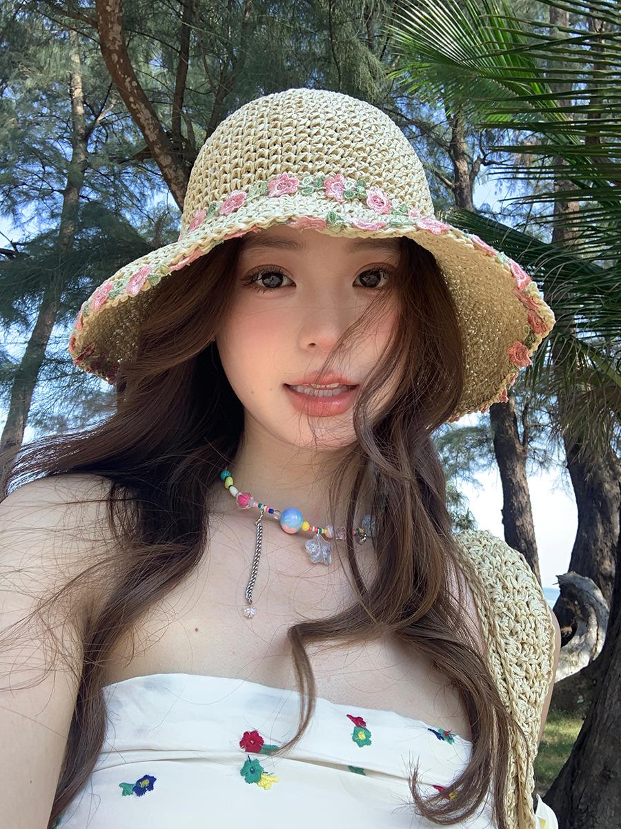 

Women s Floral Embroidered Straw Bucket Hat Breathable Crochet Sun Hat with Wide Brim for Summer Beach UV Protection Foldable Travel Cap бежевый