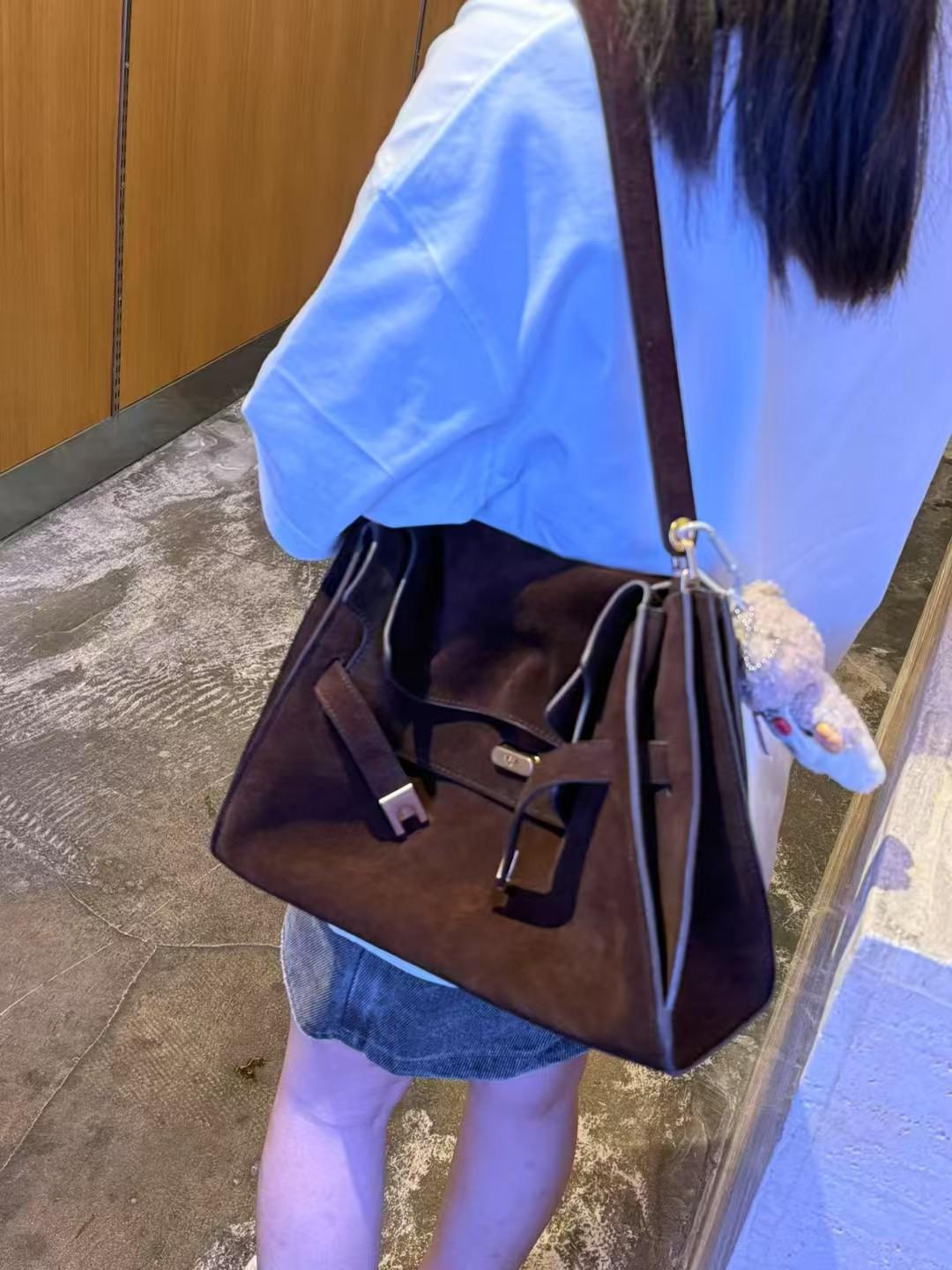 

2025 Мода Высококачественная Ретро Женская Сумка из Коровьей Кожи Doublelee Одно Отделение Под Мышку Повседневная Сумка-Конверт 31.5x11x21.5cm кофейный