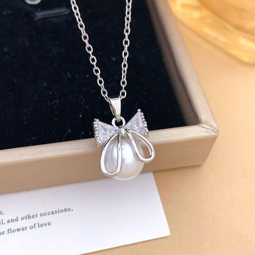 Necklace New Butterfly Zircon Necklace Accessories Women's Exquisite Versatile Premium Small Fresh Versatile Titanium Steel Accessories