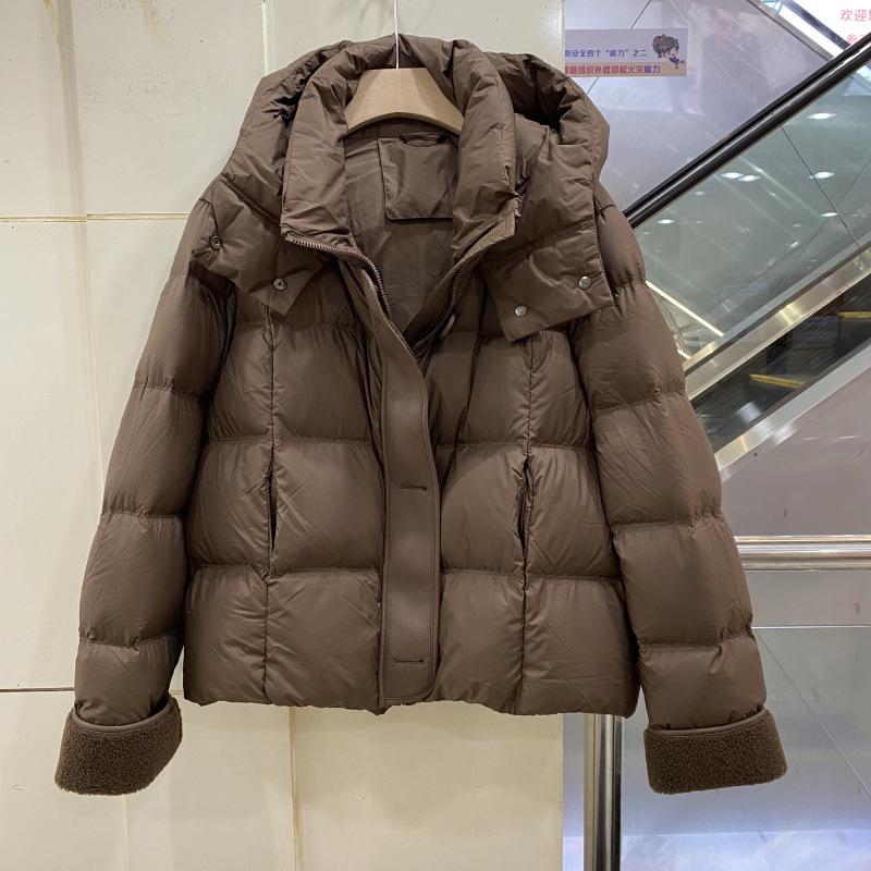 

Короткий пуховик с отворотами из овечьей шерсти, женская зимняя куртка 2024 года из белого утиного пуха, теплая утолщенная куртка из хлеба M does not support returns кофейный