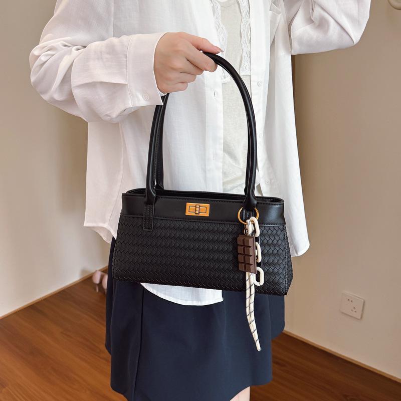 Woven handbag bag women's 2025 autumn and winter new trendy fashion shoulder messenger bag retro commuter armpit bag