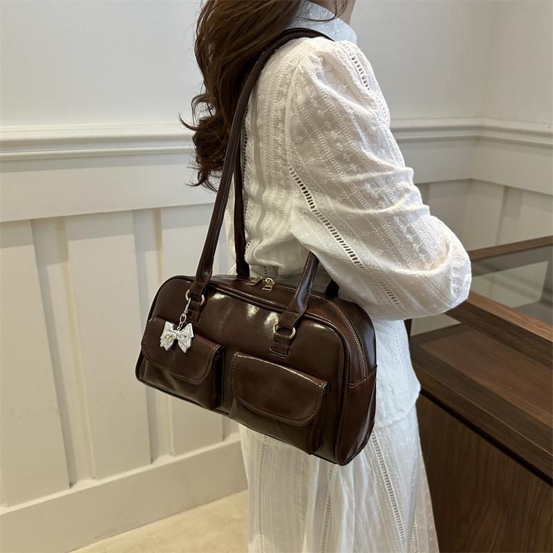Trendy Womens Box Shaped Handbag With Polyester Interior For Casual Outings
