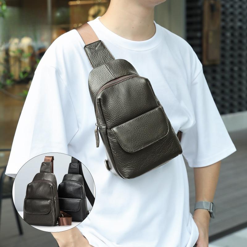 A Multi-functional Outdoor Crossbody Bag with Adjustable Shoulder Straps, A High-end Crossbody Bag