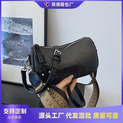 High-End Nischen-Tasche Damen Herbst und Winter vielseitig neu retro breitbandige Umhängetasche Pendler Kissen-Tasche