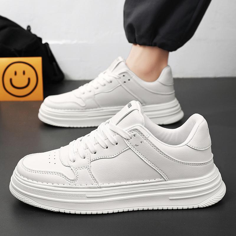 Herren Board Schuhe 2026 Neue Leder-Spleißung Atmungsaktiv Rutschfest Lässige Sneaker Mode Beliebt Tägliche Sport-Gehschuhe