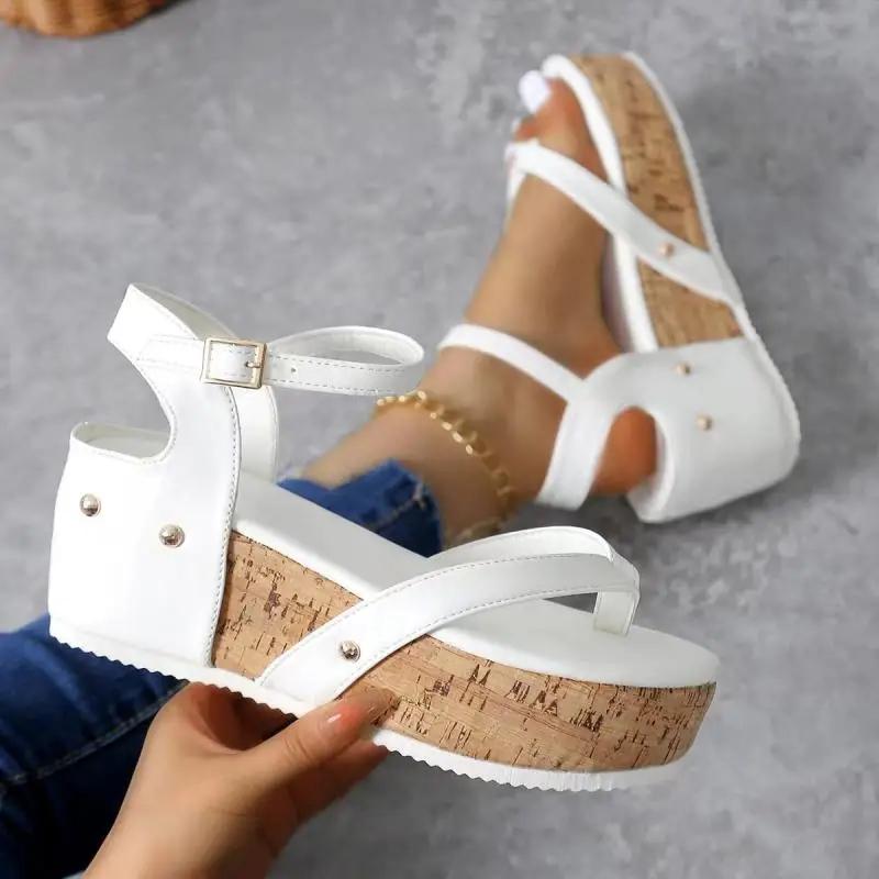 Fashion Women Wedges Platform Clip Toe Sandals Summer Rivets Design Roman Woman Sandels Hot Seller Beach Holidays Sandalias Du Mujer