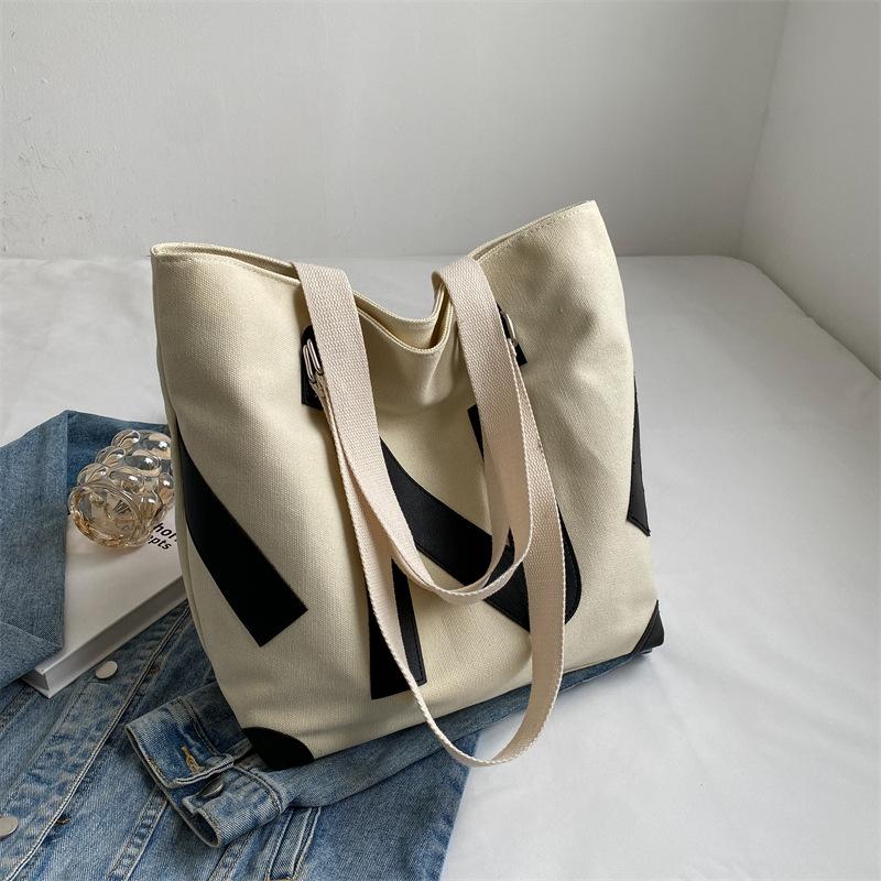 South Korea Dongdaemun embossed alphabet portable canvas bag new thick texture mommy tote shoulder bag белый