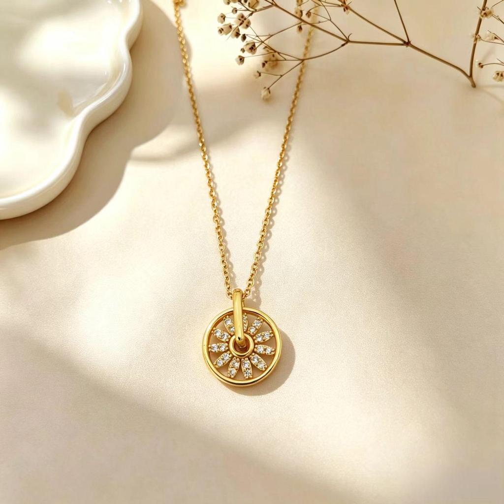 Korean Style Zirconia Rotating Circle Pendant Clavicle Necklace for Women