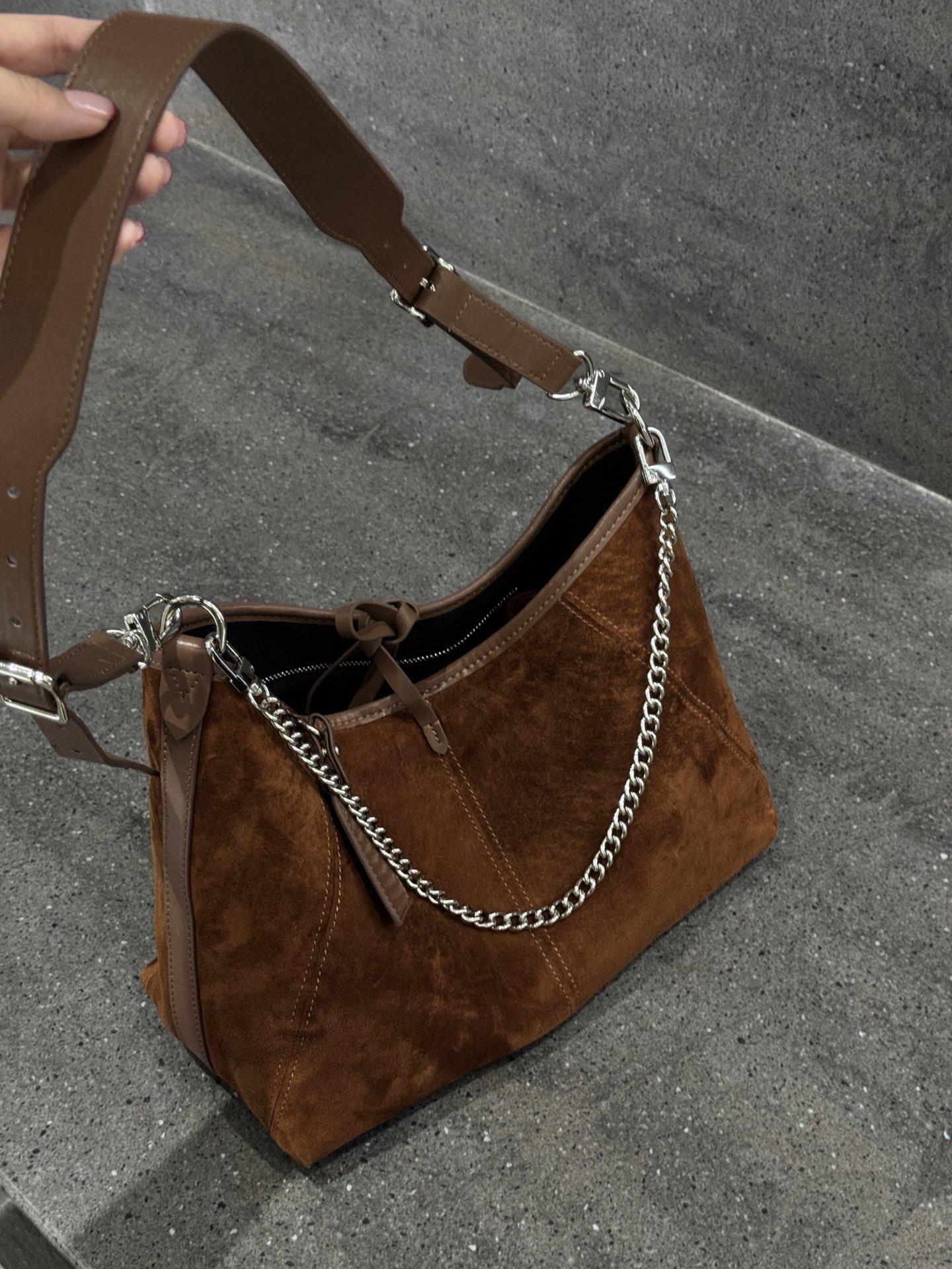 

Новая модная женская сумка из натуральной кожи / универсальная замшевая сумка-тоут большой вместимости на одно плечо с перекрестным ремнем 30x23x11cm бездна