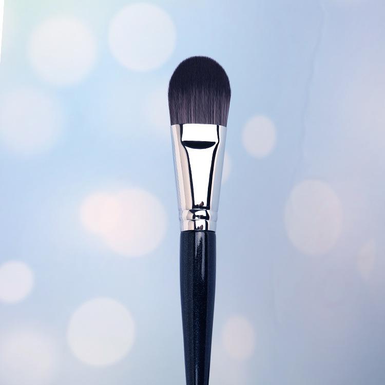 Cangzhou Little Waist Real Wool Makeup Brush Set - Professional Highlight, Eyeshadow, and Eyelash Comb