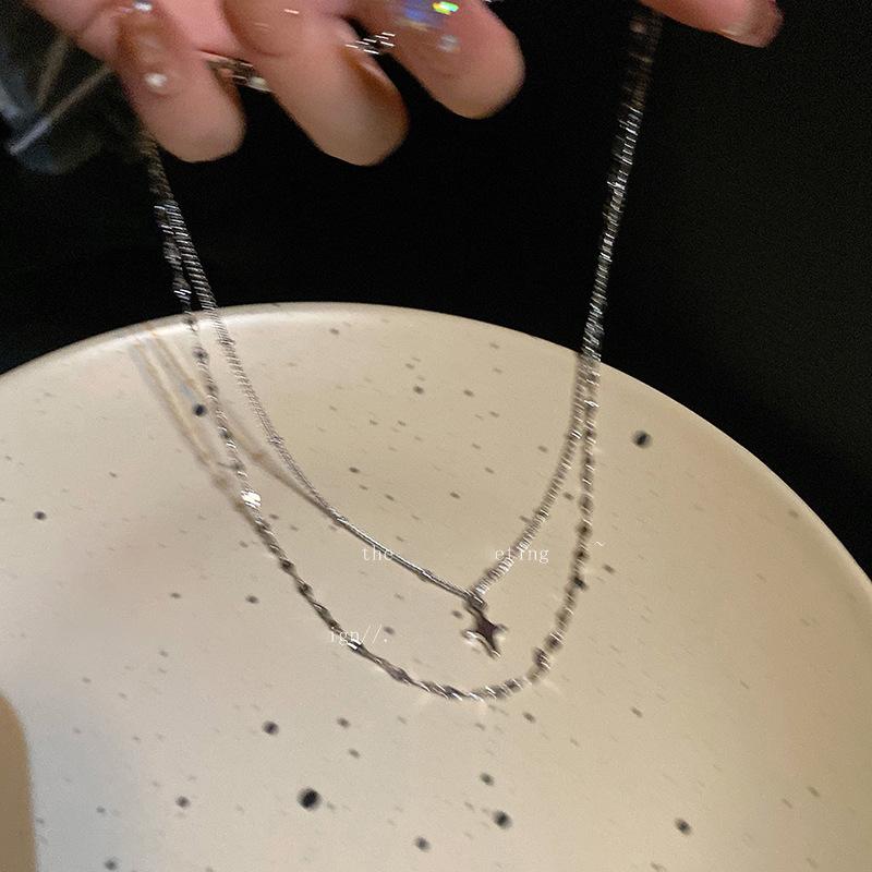 High-End Kreuz Feine Halskette Damen Herbst und Winter Schlichte Doppellagige Stacking-Accessoires Leichter Luxus Nischendesign Schlüsselbeinkette Tide