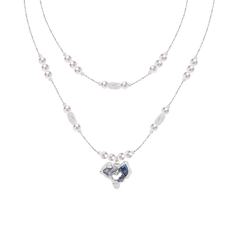 Blue & White Gradient Crushed Ice Heart Necklace - Women's Light Luxury Niche Clavicle Chain, Cool Original Design.