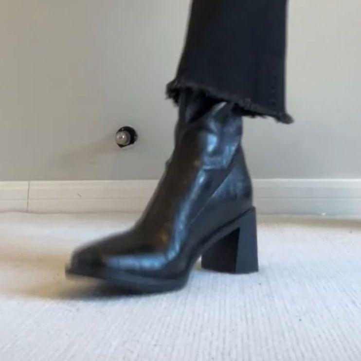 

Ретро бесшумный толстый каблук эластичные темпераментные тонкие ботинки женские 2025 осень и зима новые маленькие мягкие подошвы высокий каблук короткие ботинки 40