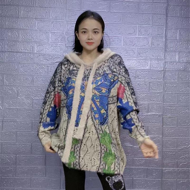 Mom's Mink Velvet Plus Size Hooded Sweater – Women's Autumn/Winter Mid-Length Loose Fit with Butterfly Print