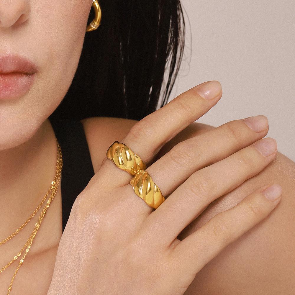 Xin Yi Xin 18K Gold Plated Geometric Twill Open Ring for Women - Stainless Steel, Non-Fading Luxury Jewelry.