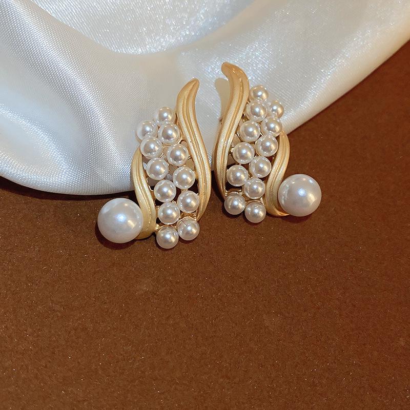 Silver Needle Vintage Pearl and Rhinestone Flower Earrings - French High-End Niche Court Style