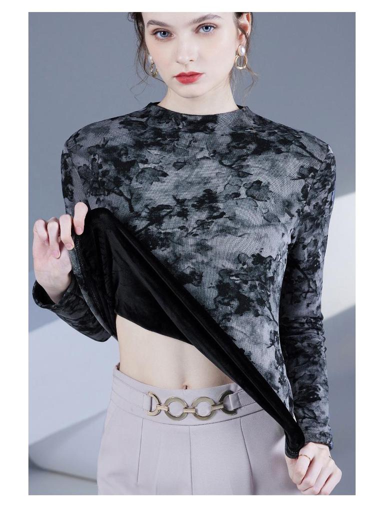 Neue Herbst-/Wintermode: Halbhoher Kragen Bedrucktes Langarm-T-Shirt mit Elastik und Samt.