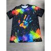 Modny T-shirt męski z krótkim rękawem i okrągłym dekoltem, z nadrukiem cyfrowym 3D w stylu plamy farby i odcisku dłoni, na lato, na zewnątrz