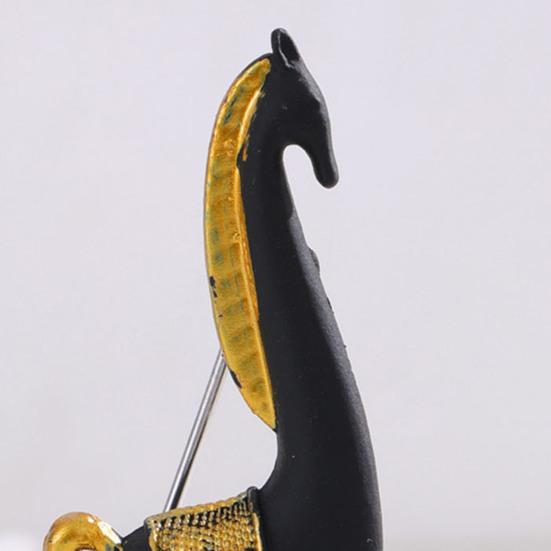 Minimalist Horse Brooch White Black Alloy Horse Lapel Pin Decorative Artistic Brooch Pin Outfit