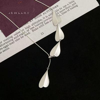 Japanische Retro S925 Sterlingsilber Matt Herz Pulloverketten-Halskette