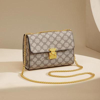 Nová univerzální malá čtvercová taška designová ležérní velkokapacitní taška přes rameno dámská módní řetízková crossbody taška