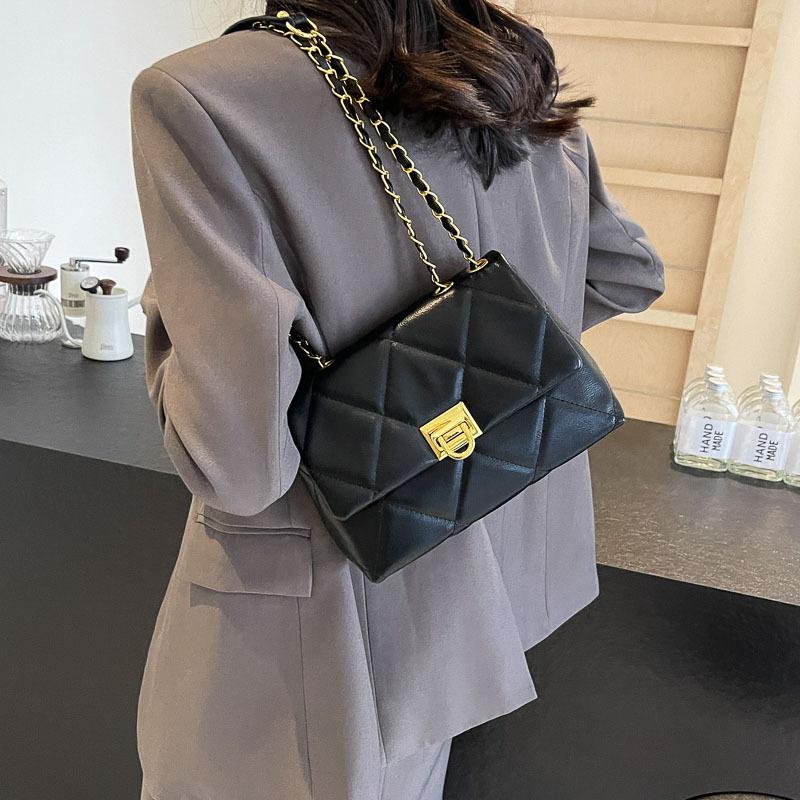 Today's Popular Small Bag Women's New Spring and Summer Versatile Chain Messenger Bag Shoulder Small Square Bag