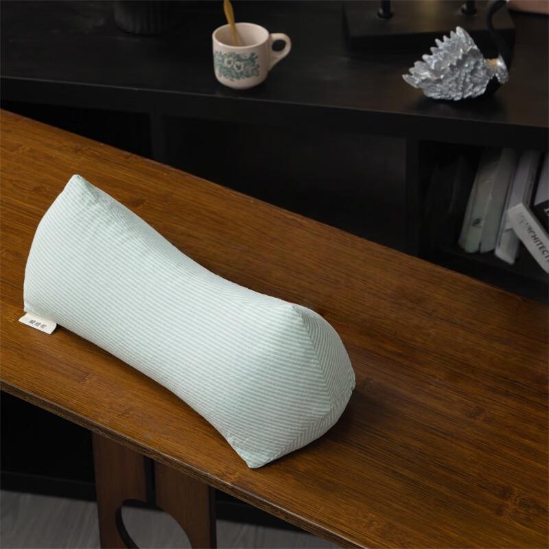 Li Shen Triangular Neck Support Pillow