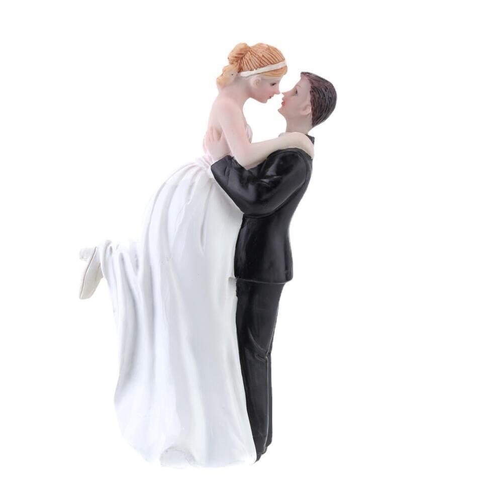 Western Style Cake Topper With Resin Bride And Groom Figures For Wedding Party Decor