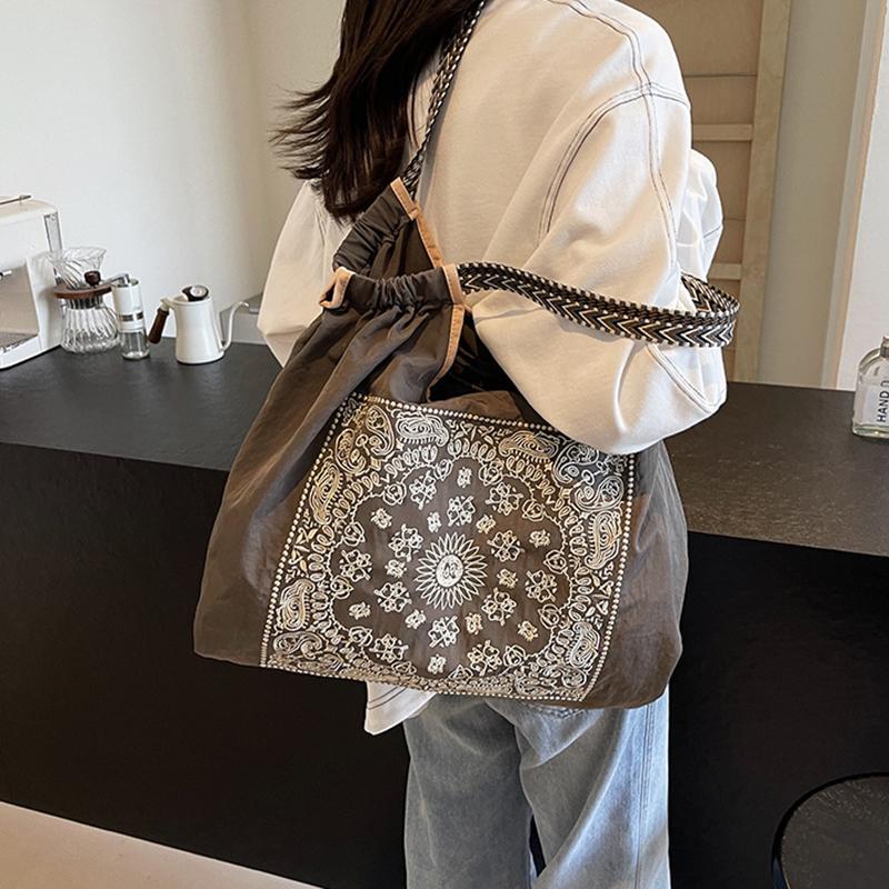 Women Fashion Embroidered Cashew Flower Nylon Shoulder Bag Casual Polyester Lining No-Closure Shopping Tote Bag CLE